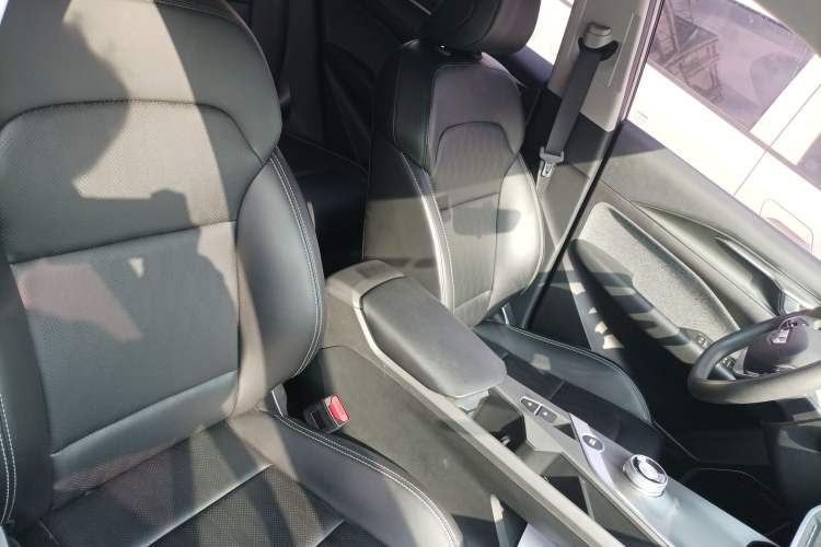 Used Geometry C 2022 400KM Blueberry Pro Right Front Seat