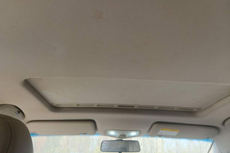 Used Roewe 360 2015 1.5L Automatic Luxury Edition Headliner