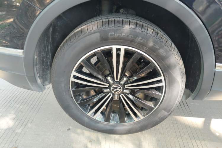 Used Volkswagen Tiguan L 2021 330TSI Automatic Two-Wheel Drive Smart Edition