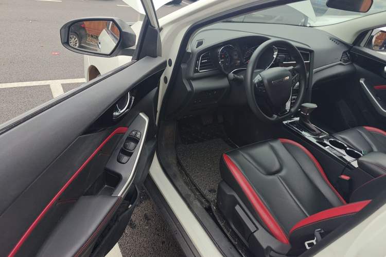 Used Venucia D60 2019 100 000 Honor 1.6L XL CVT Chenku Edition China V Standard Driver Seat