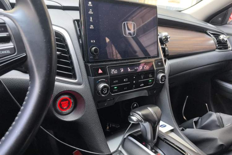 Used Honda Avancier 2017 240TURBO Two-Wheel Drive Premium Edition Audio And AC Panel