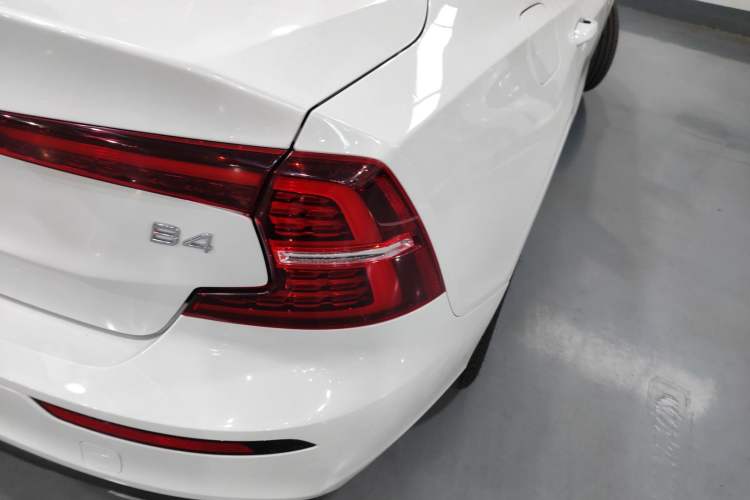 Used Volvo S60 2022 B4 Zhiyuan Luxury Edition
