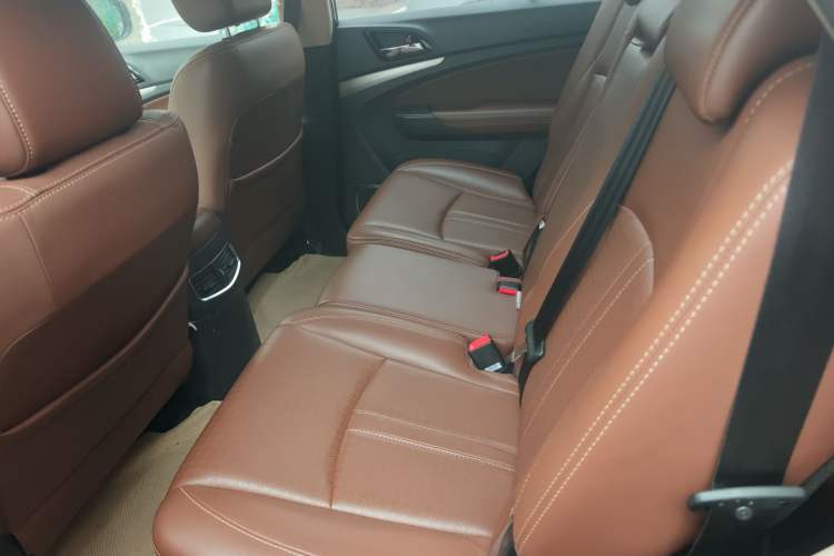 Used BYD S7 2015 2.0T Upgraded Automatic Luxury Version Left Rear Seat