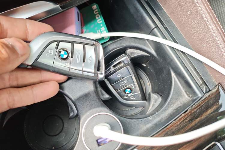 Used BMW 5 Series 2018 Facelifted 530Li Luxury Edition Premium Package Vehicle Key