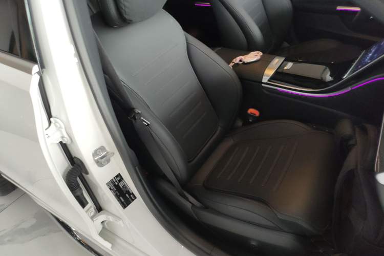 Used Mercedes-Benz C-Class 2024 Second Facelift C 260 L Sport Edition Right Front Seat