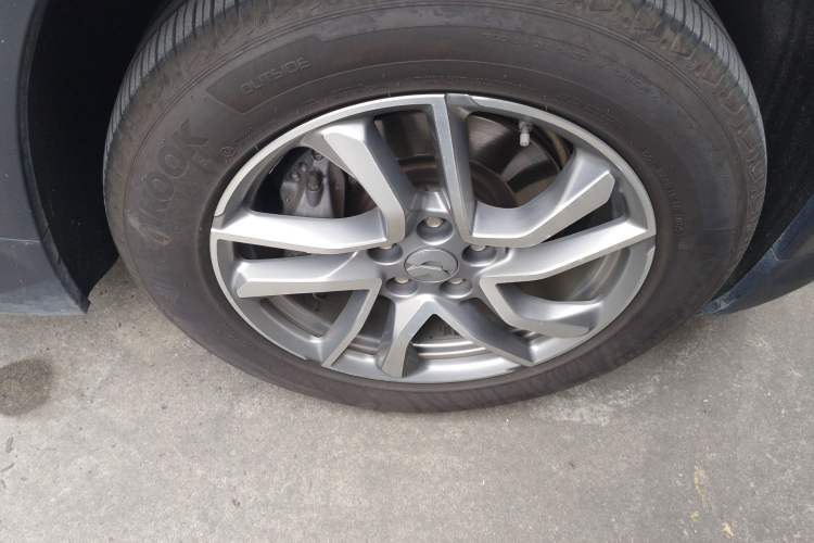 Used Nio ES6 2019 420 km Sport Version Right Front Wheel Hub