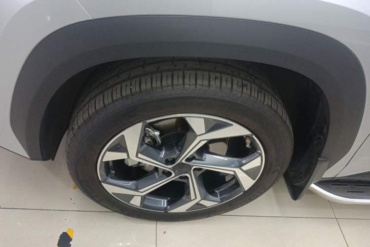 Used Geely Auto FX11 2023 1.5TD DCT Prestige Edition Left Front Wheel Hub