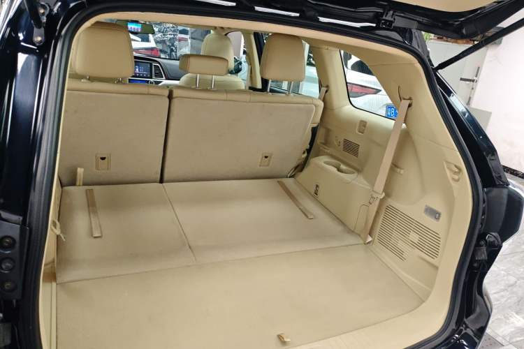 Used Toyota Highlander 2017 2.0T Four-Wheel Drive Luxury Edition 7 Seats Trunk