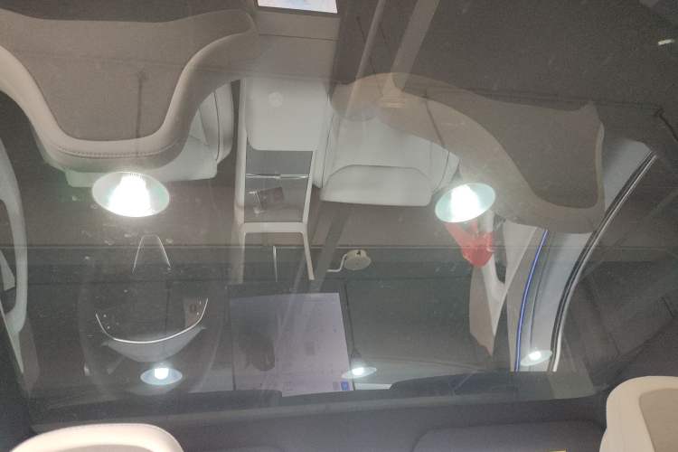 Used Tesla Model Y L 2025 Model Long-Range All-Wheel-Drive Version