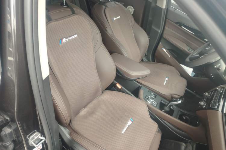 Used BMW X1 2022 sDrive25Li Leading Model Right Front Seat