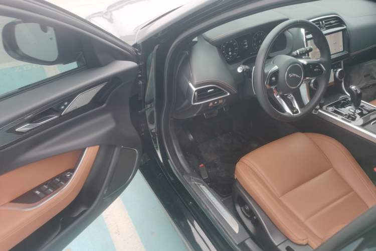 Used Jaguar XEL 2024 2.0T 250 PS R-DYNAMIC S Ebony Black Sport Edition
