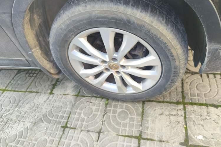 Used Dongfeng Aeolus AX7 2016 2.0L Automatic Zhiyi Trim
