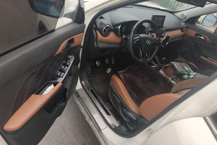 Used BAIC Senova X35 2016 1.5L Manual Luxury Edition Driver Seat