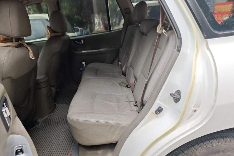 Used Huatai Santa Fe Classic 2011 2.0L Gasoline Manual Two-Wheel Drive Luxury Version Left Rear Seat