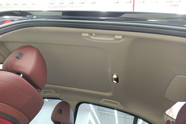 Used BMW 3 Series 2025 330Li M Sport Shadowline Package Headliner