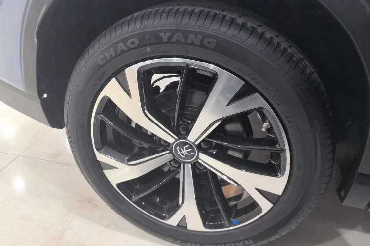 Used BYD Song Pro New Energy 2025 Second-Generation DM-i 115KM Excellence Version Right Rear Wheel Hub