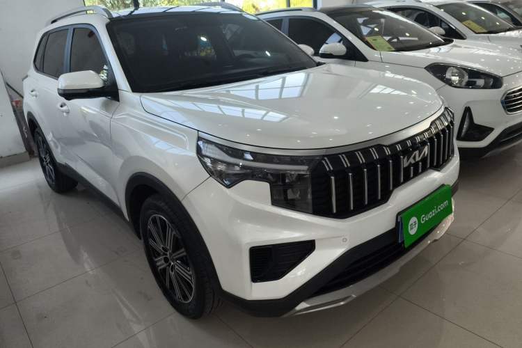 Used Kia Sportage R 2021 Ace 2.0L Splendid Edition Front Right 45 Deg