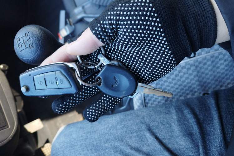 Used Wuling Zhiguang 2023 1.5L Utility Version with Enclosed Windows 2 Seats
