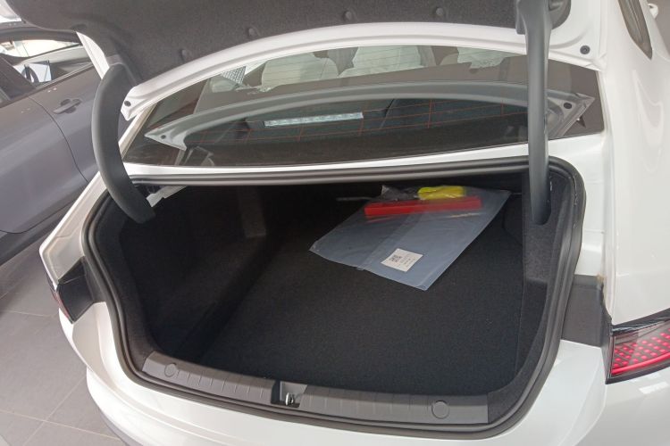 Used BYD Seal 05 DM-i 2026 DM-i 128KM Luxury Edition Trunk