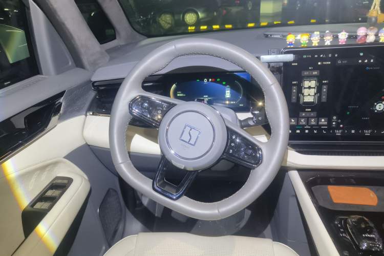 Used Zeekr 009 2022 WE Edition
