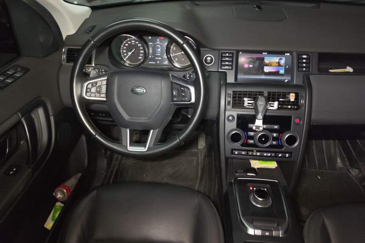 Used Land Rover Discovery Sport 2019 240 PS PURE Edition China VI Standard
