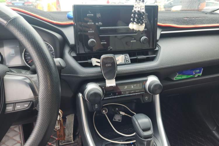 Used Toyota Wildlander 2022 Updated Version 2.0L CVT Two-Wheel Drive Leading Edition Audio And AC Panel