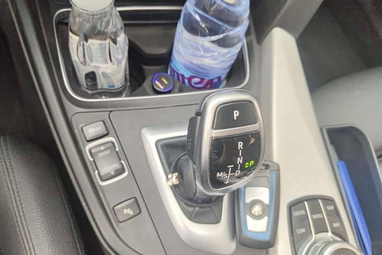 Used BMW 3 Series GT 2018 320i M Sport Edition Gear Lever