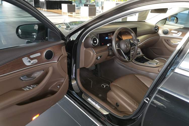 Used Mercedes-Benz E-Class 2023 Updated E 300 L Fashion Edition Driver Seat