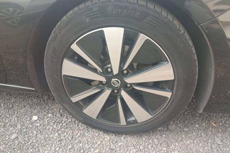 Used Nissan Teana 2021 2.0L XL Comfort Edition Right Front Wheel Hub