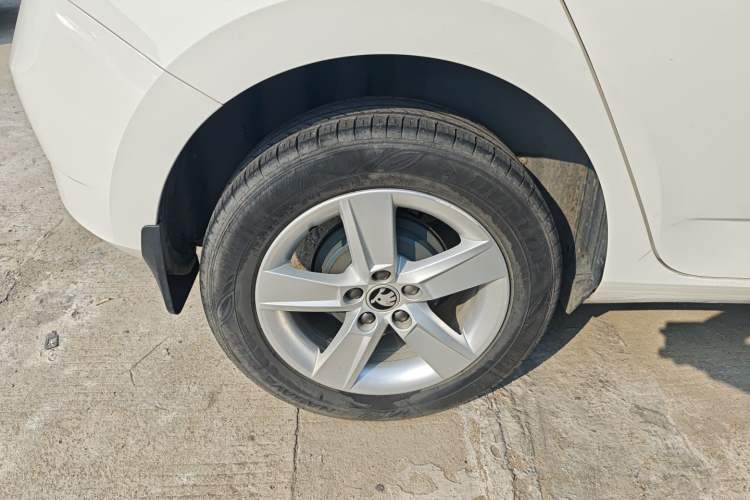 Used Skoda Fabia 2017 1.4L Automatic Car Enjoy Edition
