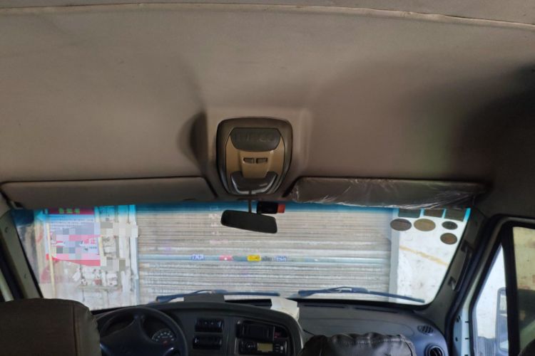 Used Iveco Power Daily 2017 2.5T Classic A32 Mid-Roof 6-7 Seater Bus 47Z5
