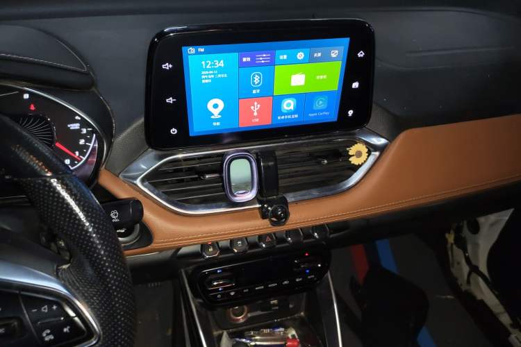 Used Baojun 510 2017 1.5L Automatic Luxury Model Audio And AC Panel