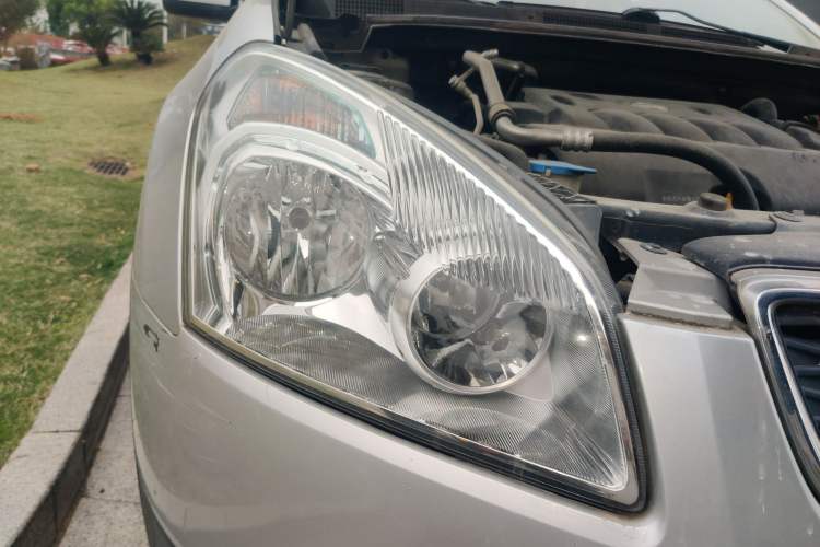 Used Nissan Qashqai 2012 2.0 XL Fire CVT 2WD Right Front Headlight