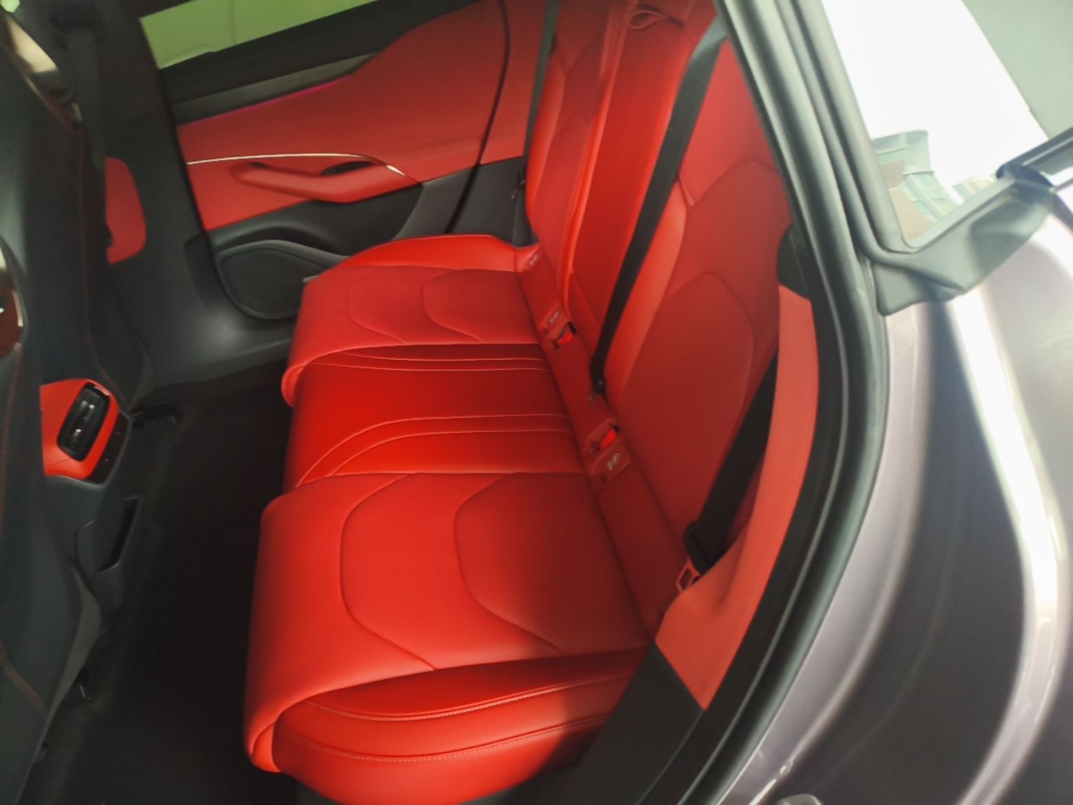 Xiaomi Auto SU7 2024 Rear-Drive Ultra-Long Range Advanced Pro-Level Intelligent Driving Version — снимка 20