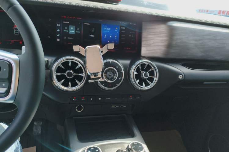 Used Tank 300 2023 Off-Road Edition 2.0T Conqueror Audio And AC Panel