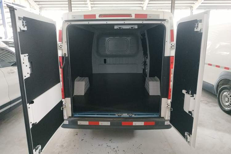 Used Foton Intelligent Blue Elf E7 2024 Facelifted All-Electric Van Flat Roof 2 Seats Evey Lithium Energy 41.86 kWh