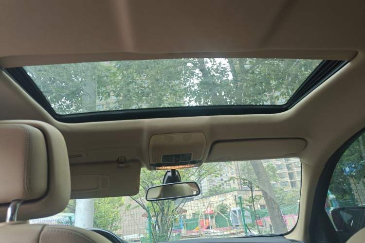 Used BMW X6 2011 xDrive35i Headliner