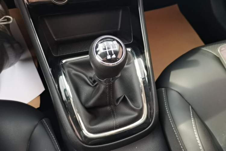 Used Roewe i5 2019 1.5L Manual 4G Connectable Langhao Edition