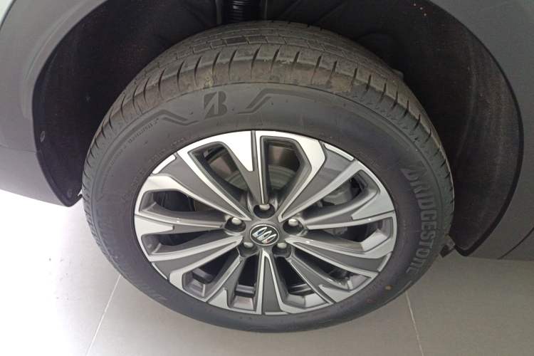 Used Buick Envision 2025 Encore Plus 28T Two-Wheel-Drive Platinum Edition