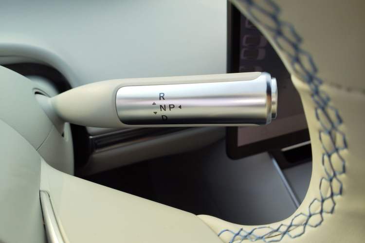 Used Hima Luxeed S7 2025 785 km Ultra Gear Lever