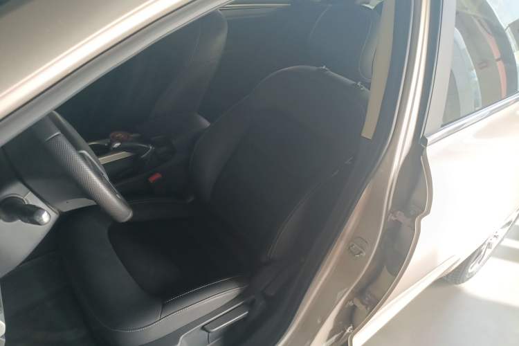 Used Geely Auto Emgrand GL 2017 1.3T Manual Elite Model Left Front Seat