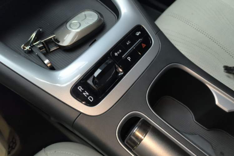 Used Geely Galaxy Geome 2025 310km Youth Edition Gear Lever