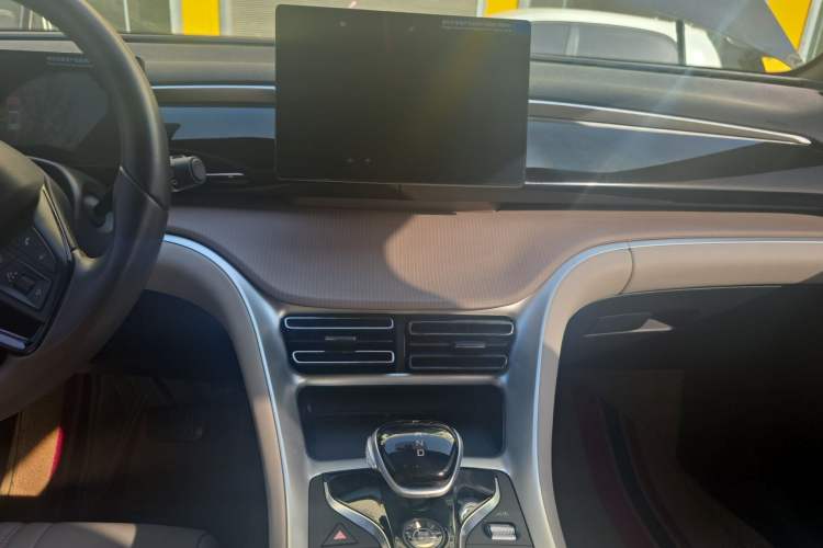 Used BYD Song Pro New Energy 2024 HONOR Edition DM-i 71KM Navigation Model Audio And AC Panel