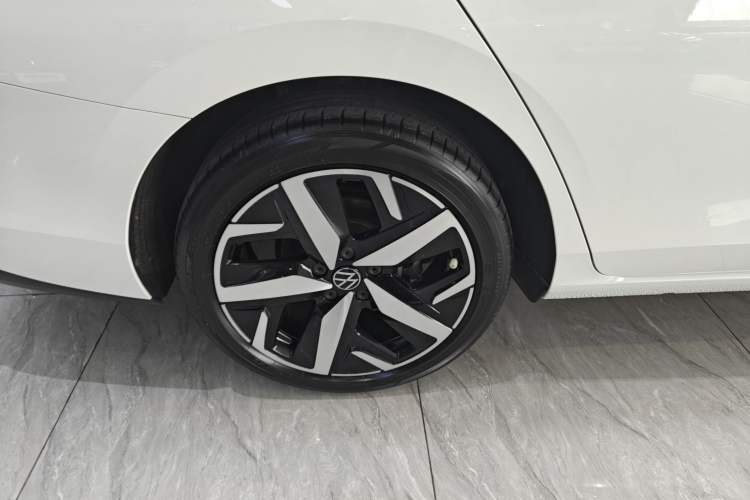 Used Volkswagen Lamando 2024 Lavida L 280TSI DSG Cool & Spicy Edition
