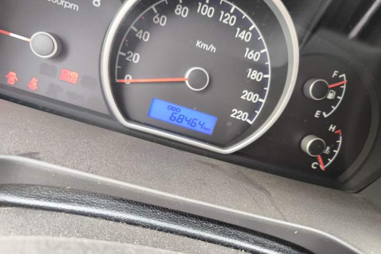 Used Hyundai Celesta 2015 1.6L Manual Comfort Model
