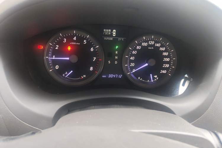 Used Lexus ES 2010 350 Elegant Edition Odometer Close Up