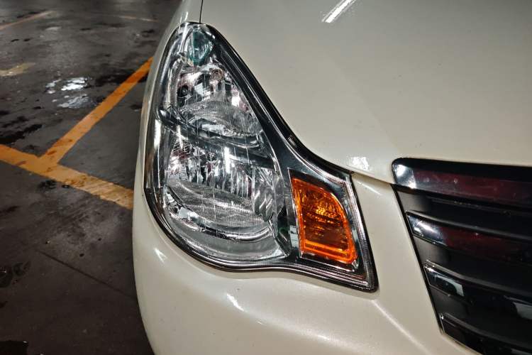 Used Nissan Sylphy 2018 Classic 1.6XE+ Manual Leading Edition Right Front Headlight