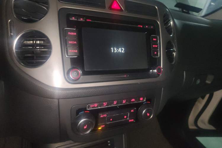 Used Volkswagen Tiguan 2012 2.0 TSI Automatic All-Wheel Drive Flagship Edition
