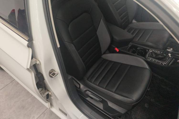 Used Volkswagen Sagitar 2021 280TSI DSG Comfort Connect Edition Right Front Seat