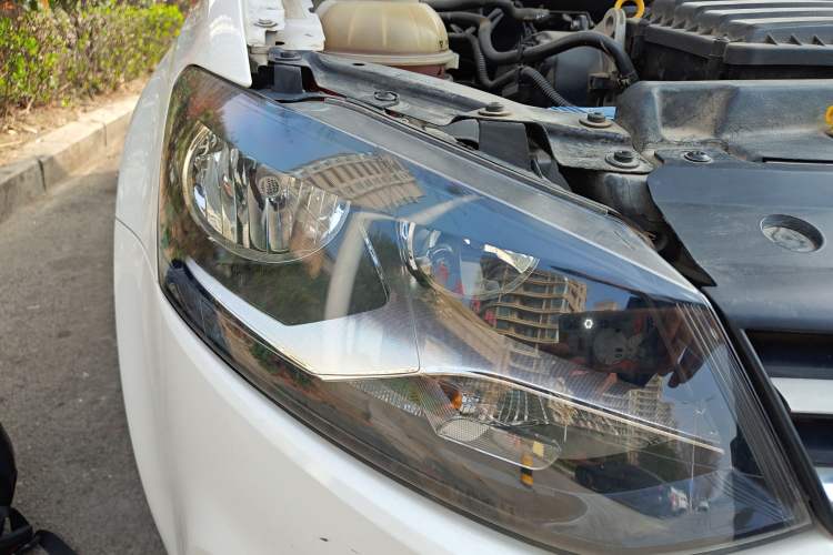 Used Volkswagen Polo 2016 1.4L Automatic Trendy Model Right Front Headlight